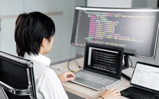 临朐 ,php声明和调用变量的符号是什么？